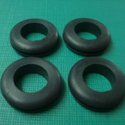 Rubber snap cable bushing